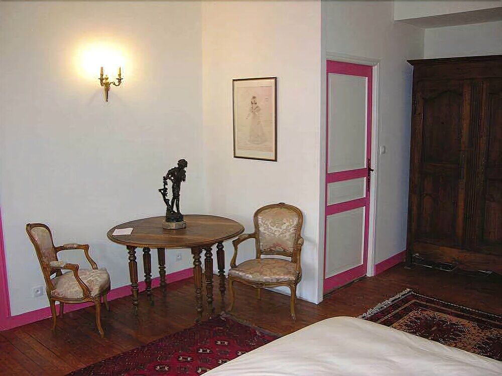 Le Vieux Chateau Airvault Esterno foto